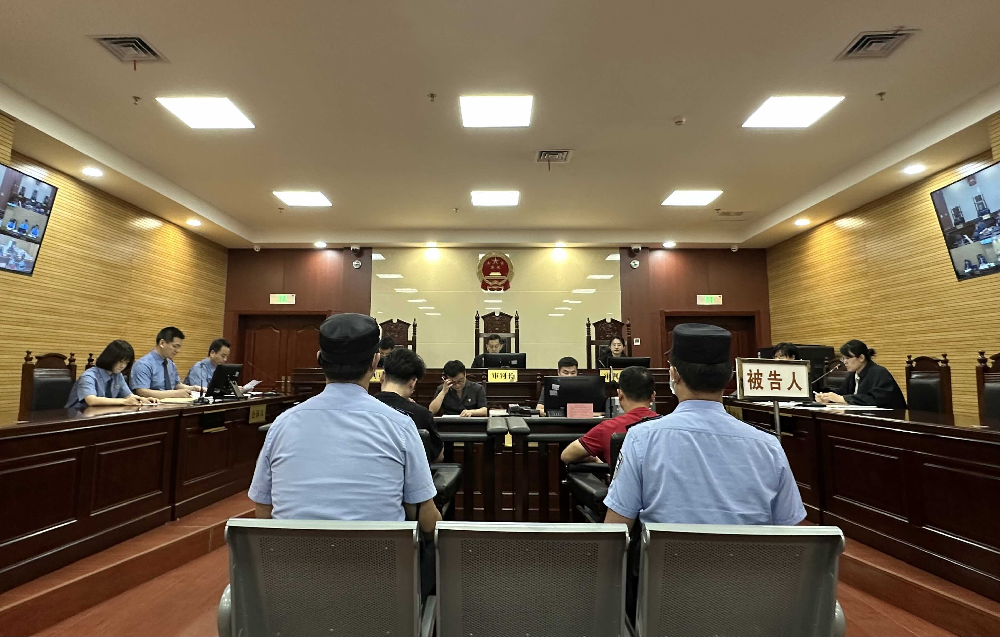 施工现场刨出两件汉代文物藏绿化带  两人获刑