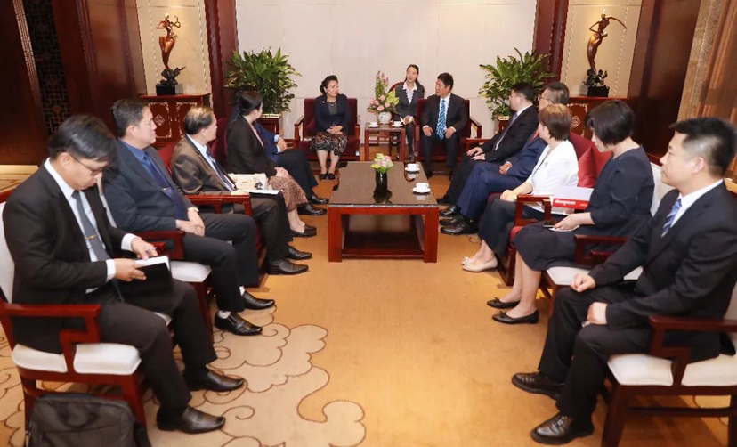 华商头条|老挝工联代表团来陕访问 郭大为会见